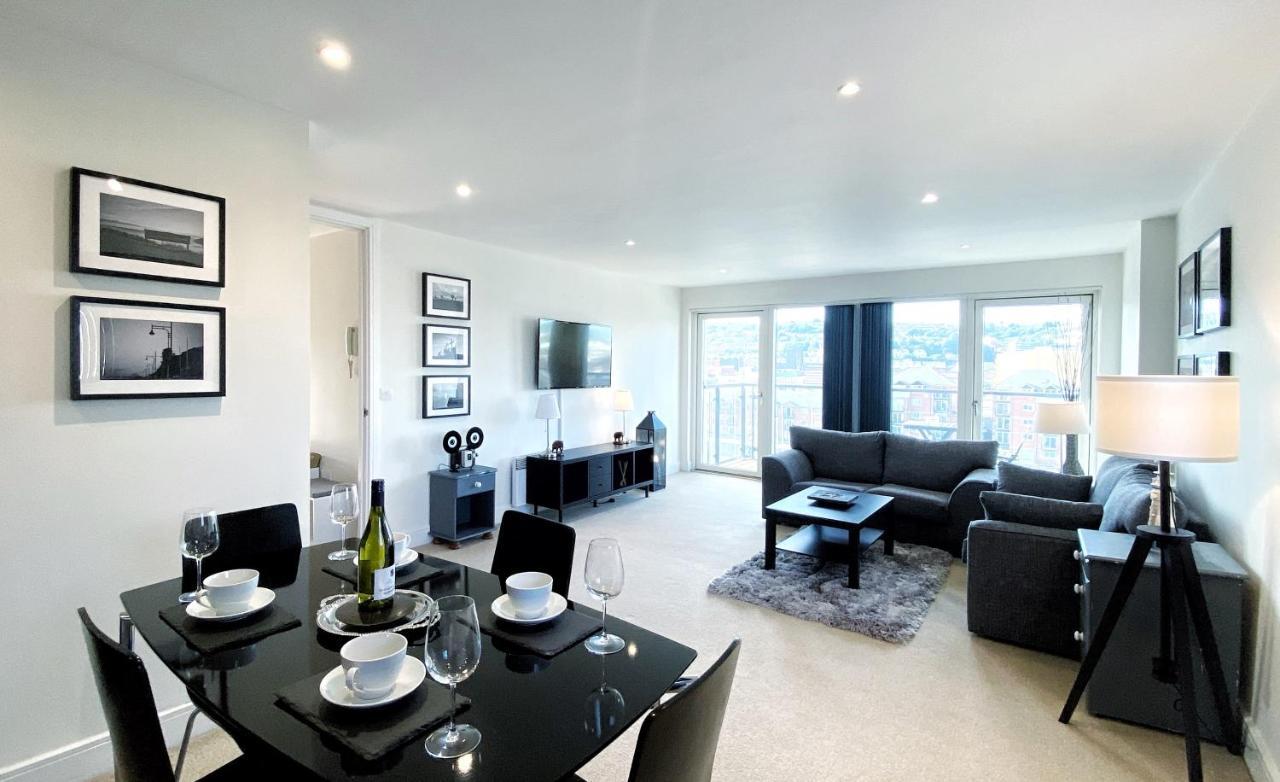 Artistic And Luxurious Apt With Sea View. Beach Side 斯旺西 外观 照片