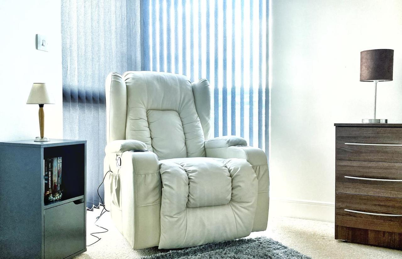 Artistic And Luxurious Apt With Sea View. Beach Side 斯旺西 外观 照片