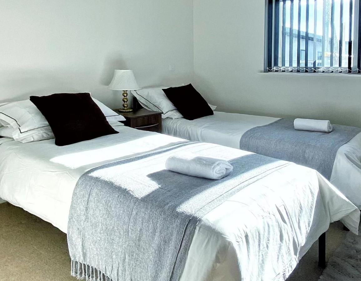 Artistic And Luxurious Apt With Sea View. Beach Side 斯旺西 外观 照片